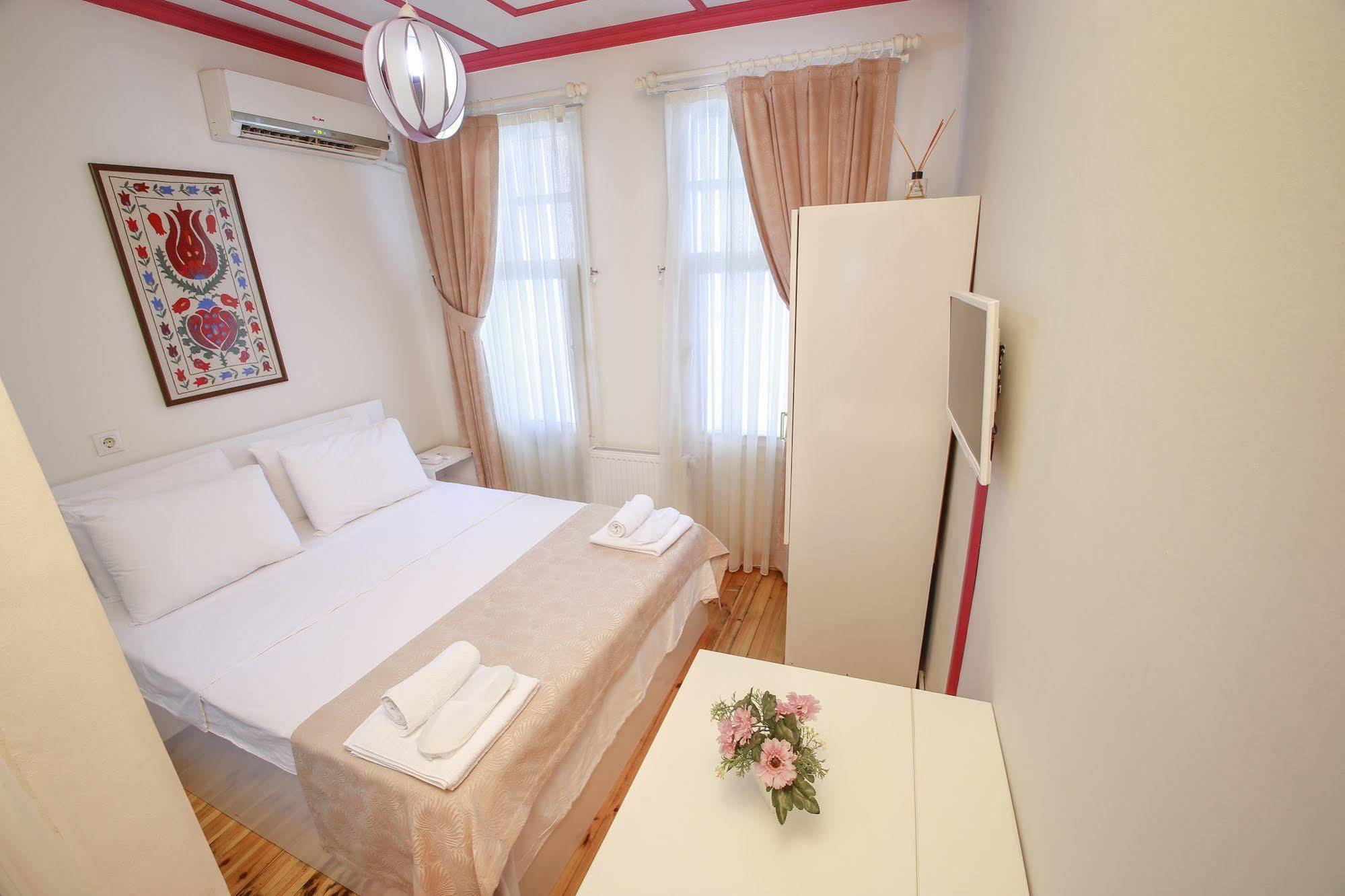 Lale Inn Ortakoey 이스탄불 외부 사진